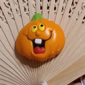 Pumpkin Halloween Pin super Cute makes me smile
